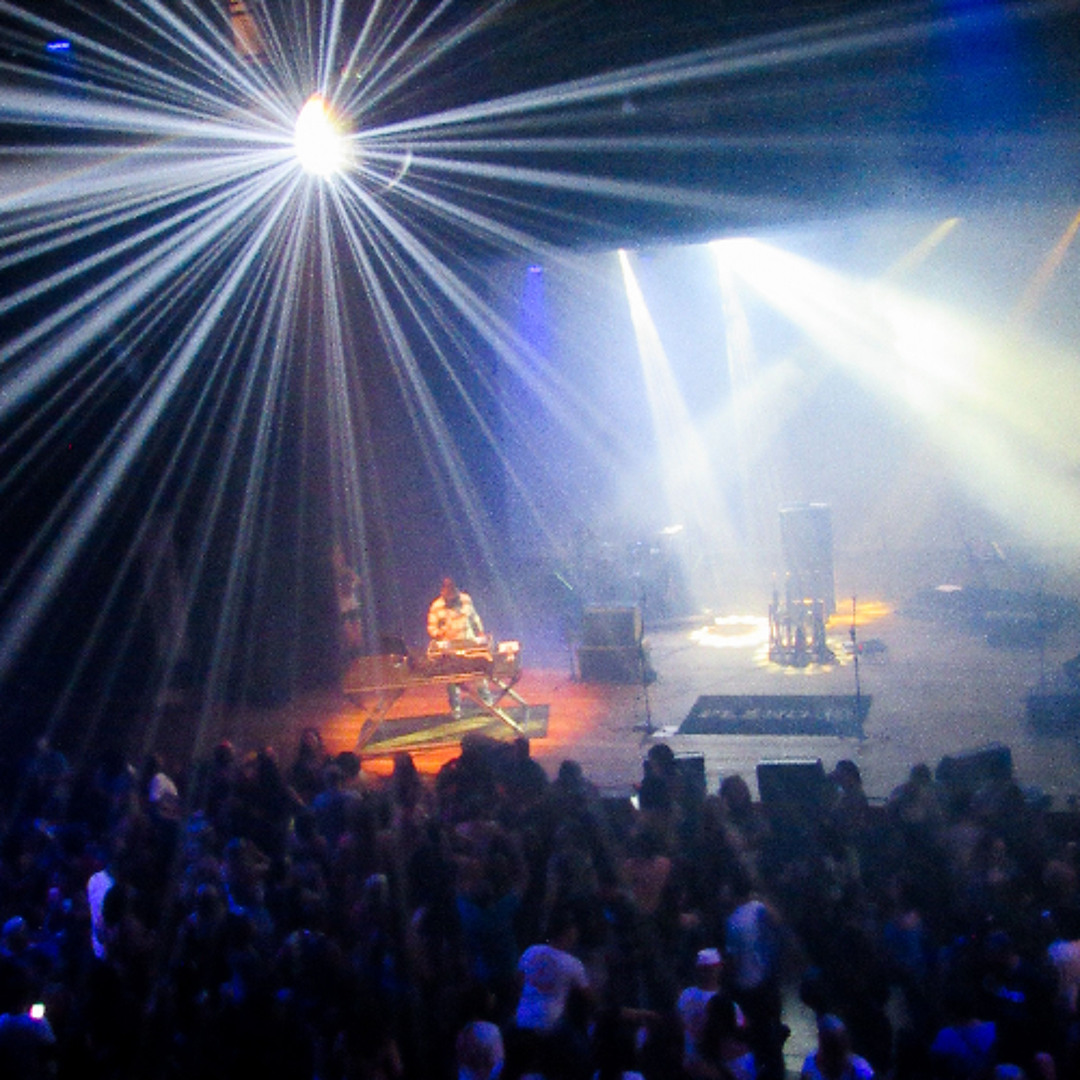 DJ Mauricio Santos em evento